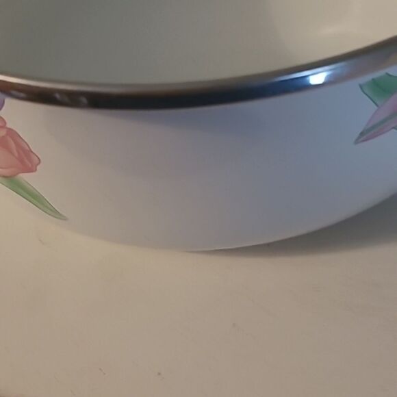 Tulip Enamel Bowl with Silver Rim - Picture 5 of 7